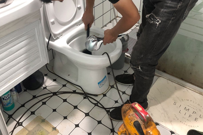 全南马桶堵塞自己疏通还是找师傅？专业上门服务让你省时更省心